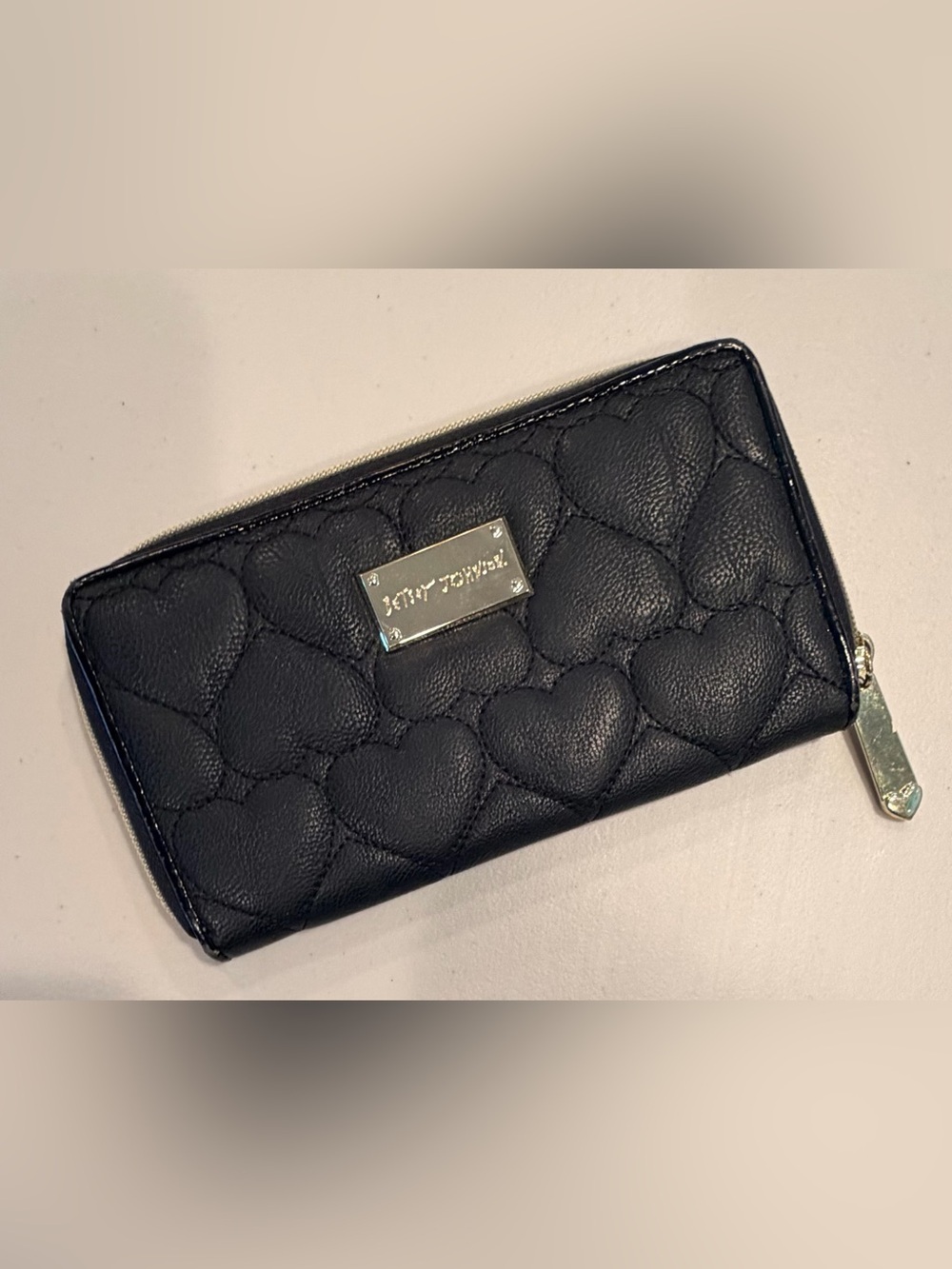 Betsey Johnson | ladies quilted heart zip-around wallet